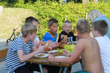 Kinder-Tisch